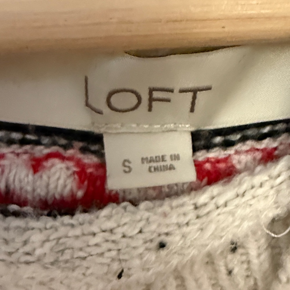 🦌 LOFT Fair Isle Reindeer Sweater – Cozy Holiday Winter Classic (Small) - Picture 2 of 4
